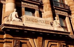 Cumple Banxico un año de rebajas
