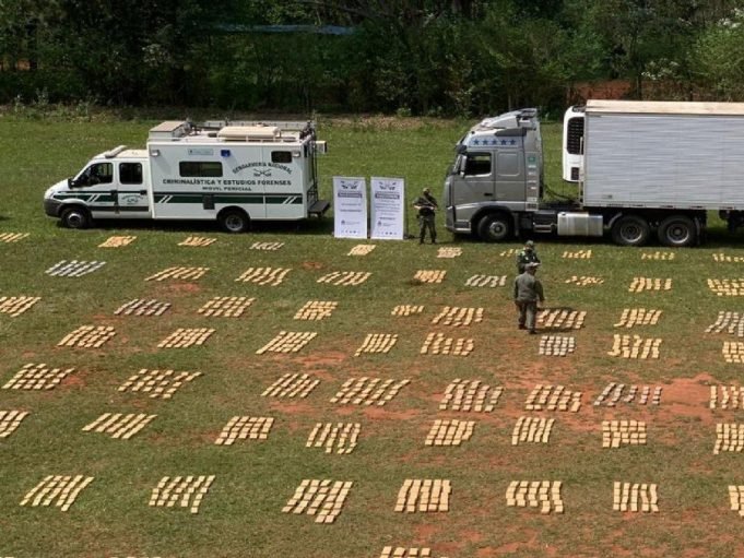 Autoridades argentinas decomisan más de 9 toneladas de marihuana