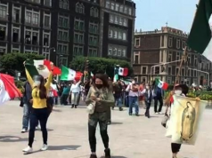 “¡Fuera López!” protestan en el Zócalo