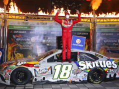 Busch gana carrera en Texas, su 1er triunfo del año