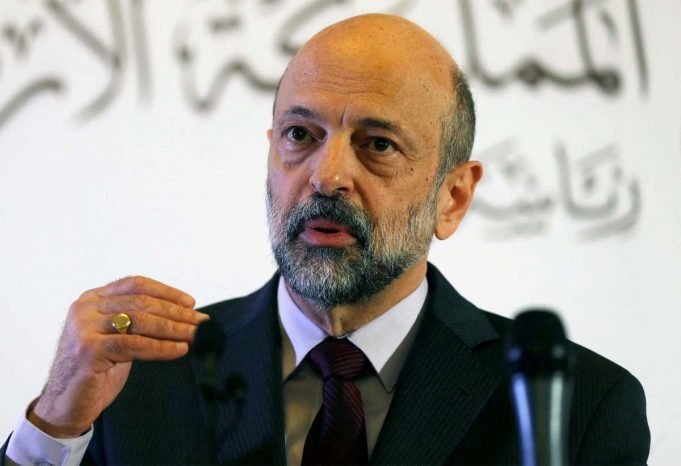 Renuncia el primer ministro de Jordania