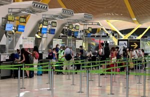 Italia prohíbe vuelos hacia Reino Unido