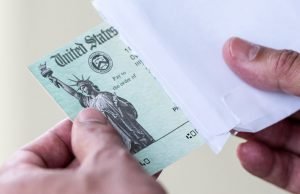 Paquete de ayuda por Covid-19 en Estados Unidos genera opiniones divididas