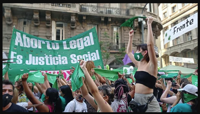 Legalizan aborto en Argentina