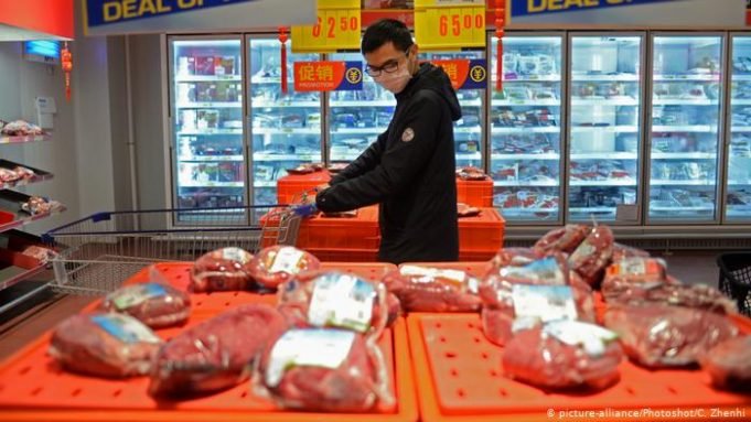 Detectan en China coronavirus en empaques de carne congelada