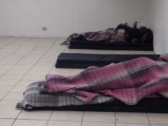 Habilitan estaciones de bomberos albergue