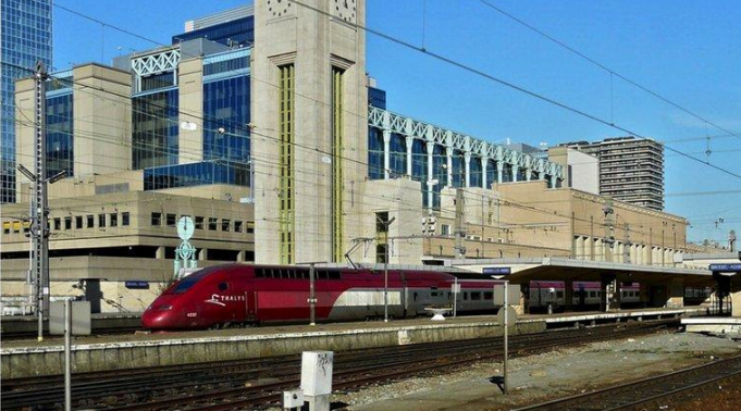 Dan cadena perpetua al marroquí que intentó atacar un tren en París en 2015