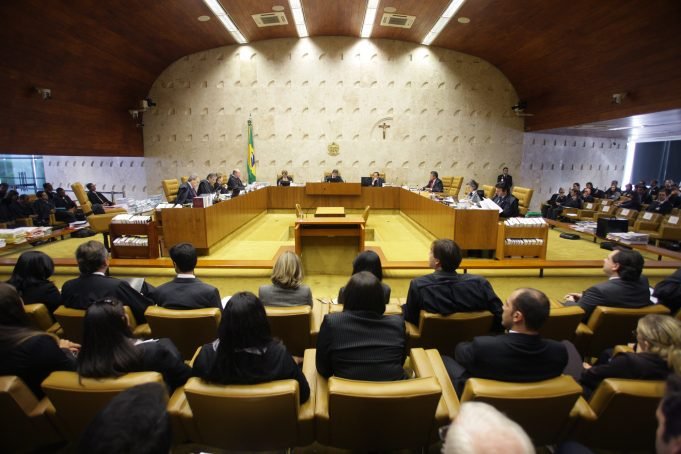 Vacunación contra COVID será obligatoria en Brasil