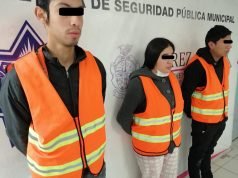 Arrestan a tres extranjeros en posesión de dos fusiles de asalto