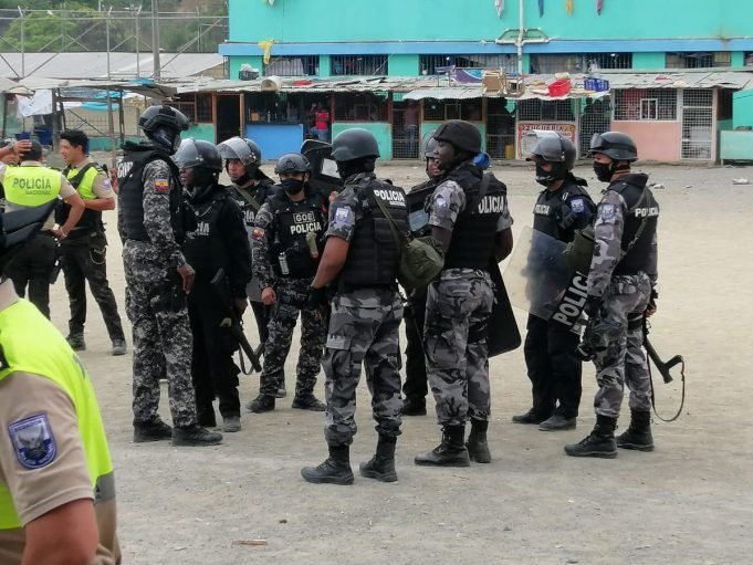 Motín en cárcel de Ecuador deja 6 muertos y 7 heridos