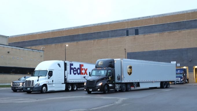 Empieza distribución de vacuna anti-COVID en EU