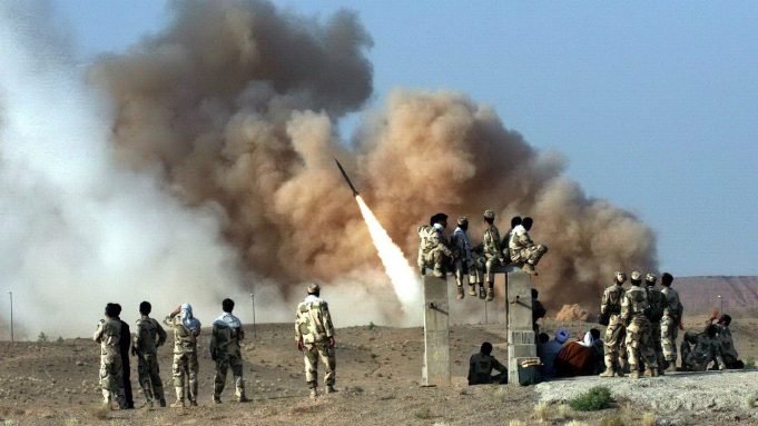 Atacan con misiles base de Estados Unidos y OTAN en Afganistán