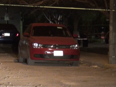 Hallan cuerpo de hombre en interior de vehículo