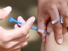 Pfizer alerta por falsas brigadas de vacunación