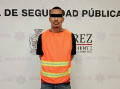 Sorprenden a hombre dentro de plaza comercial cerrada