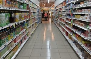 ¿Por qué los empaquetados de alimentos para niños están retirando a sus mascotas?