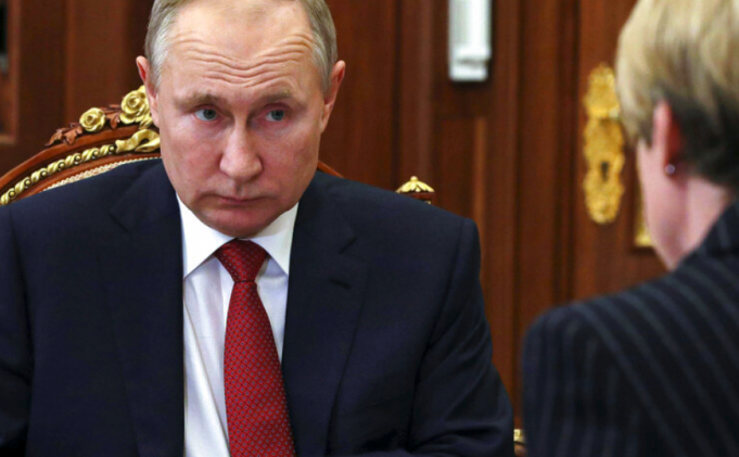 Putin autorizó ayuda a Trump en elecciones