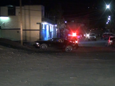 Matan a un hombre mientras manejaba su coche