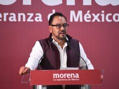 Toman protesta defensores de 4T