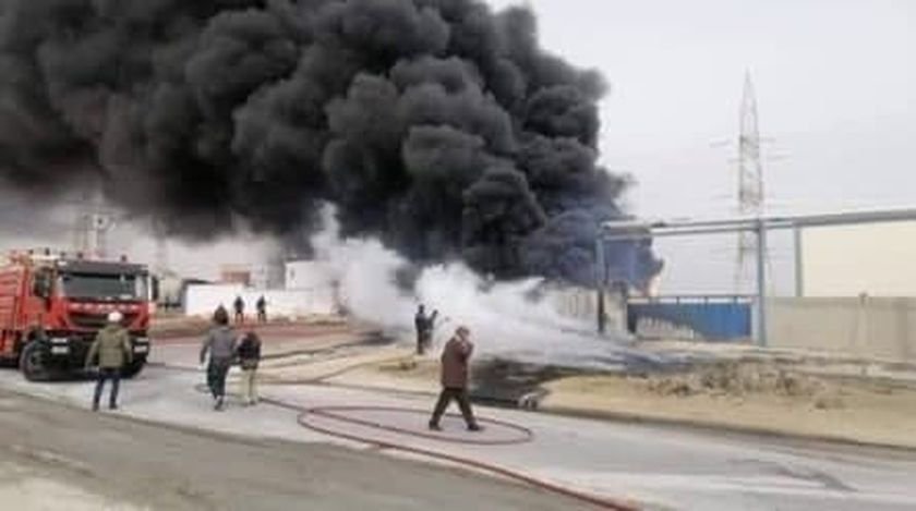 Mueren 5 personas por explosión de tanque de asfalto en Túnez