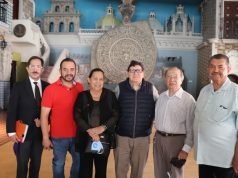 Se reúne Mocken con comerciantes de la zona centro