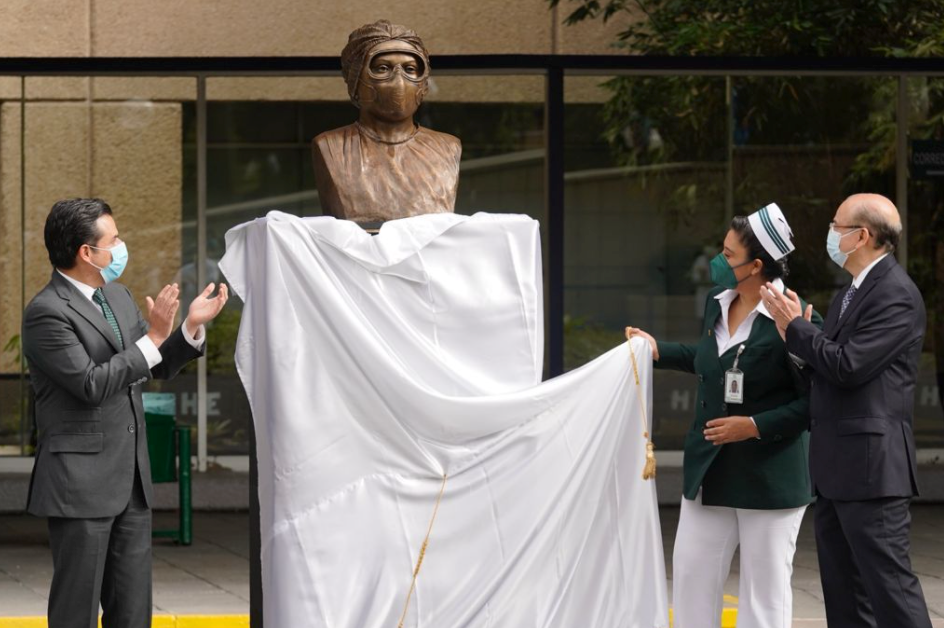 IMSS rinde homenaje a enfermeras y enfermeros por su valor y disciplina frente a la pandemia de Covid-19