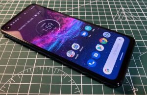 Desarrollan detector de sustancias químicas con un teléfono celular