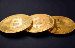 Elon Musk declara contra bitcoin y criptomoneda se desploma debajo de los 50 mil dólares