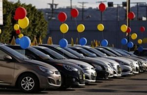 Inflación golpea el mercado de autos usados en EU