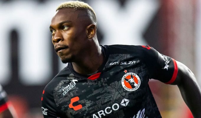 Llegan dos refuerzos a Bravos Fabian Castillo