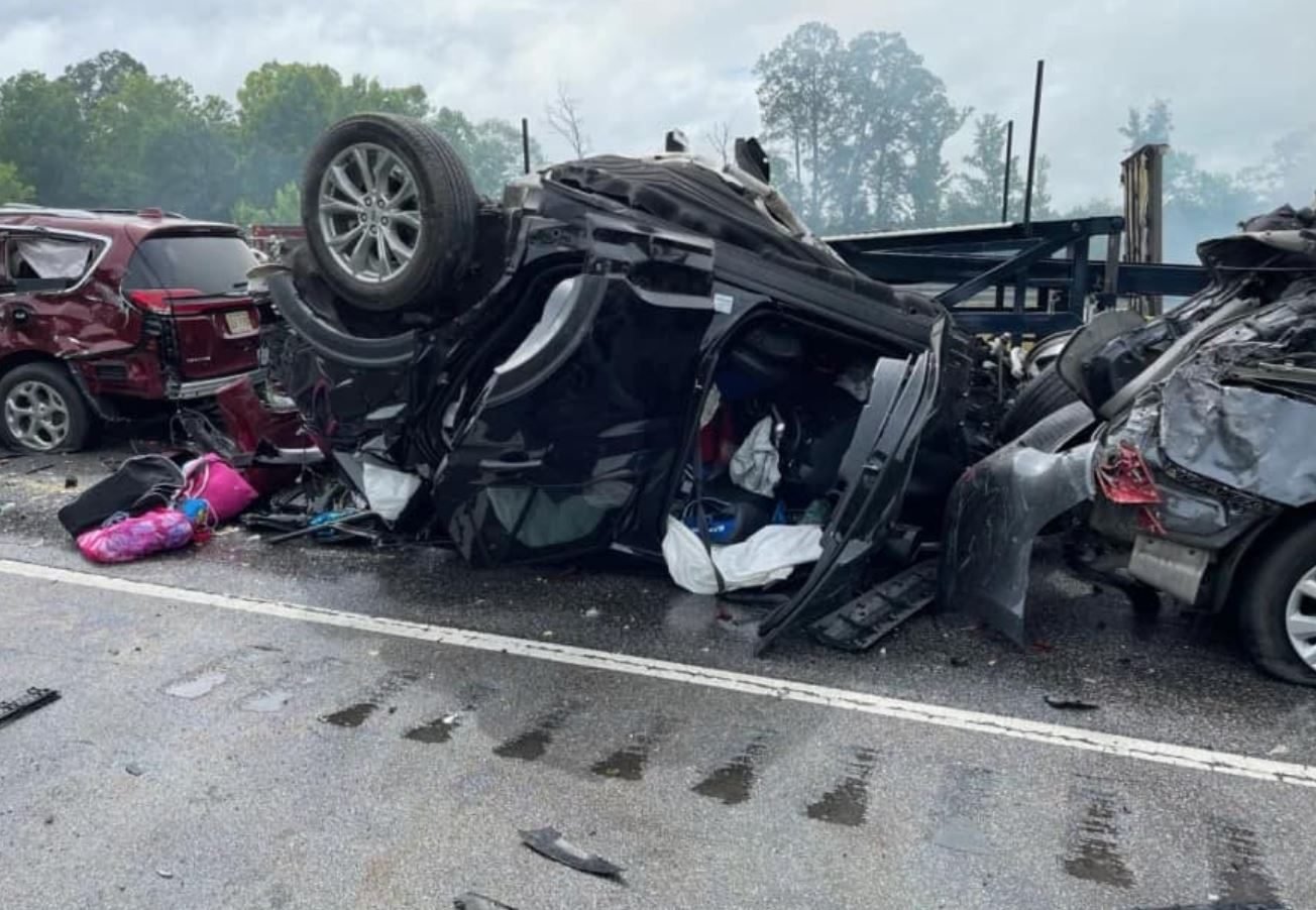 Mueren nueve niños y un adulto en accidente de tránsito en Alabama