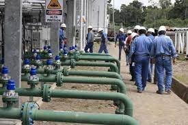 Petrolera estatal de Ecuador reanuda sus operaciones tras acuerdo con indígenas