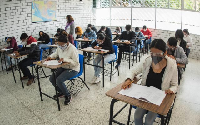examen-bachillerato-preparatoria-unam-concursantes-comipems-19062021