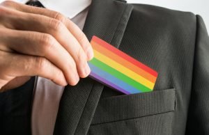 Inclusión de personas LGBT+ en empresas podría ayudar a mitigar su discriminación