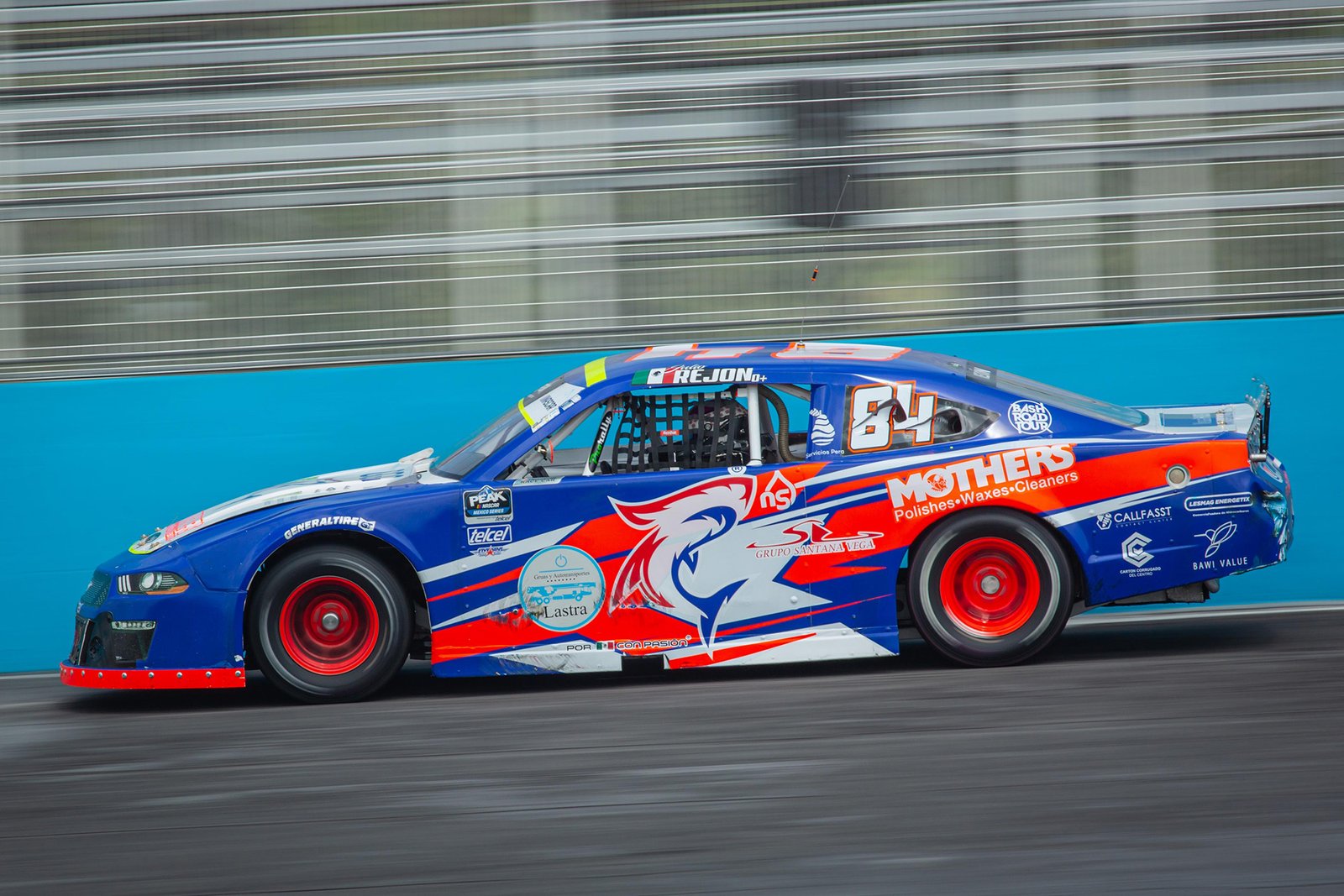 Complicada carrera para Rejón y su escudería en Nascar Peak México Series - Vimarsana News