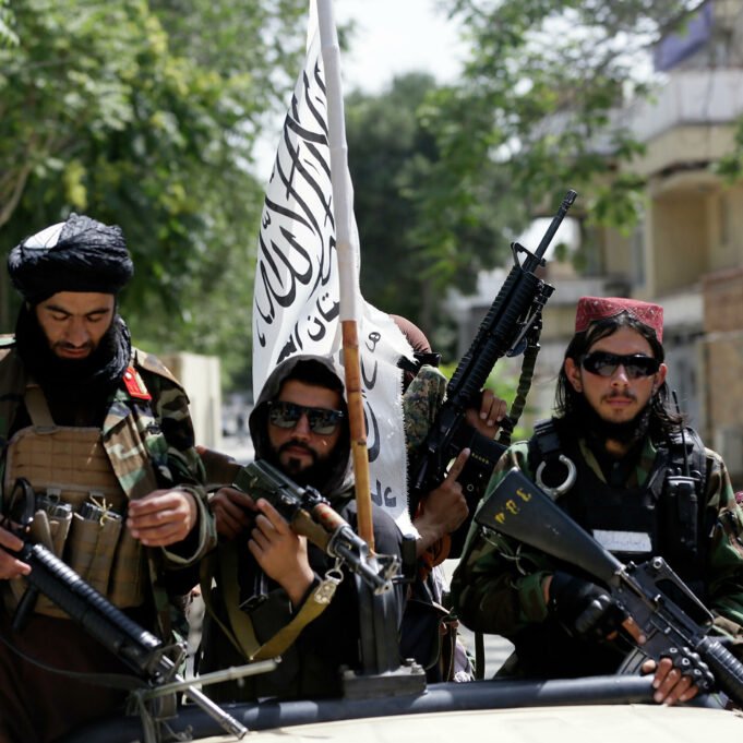 Talibanes anuncian el establecimiento de un Tribunal Supremo en Afganistán