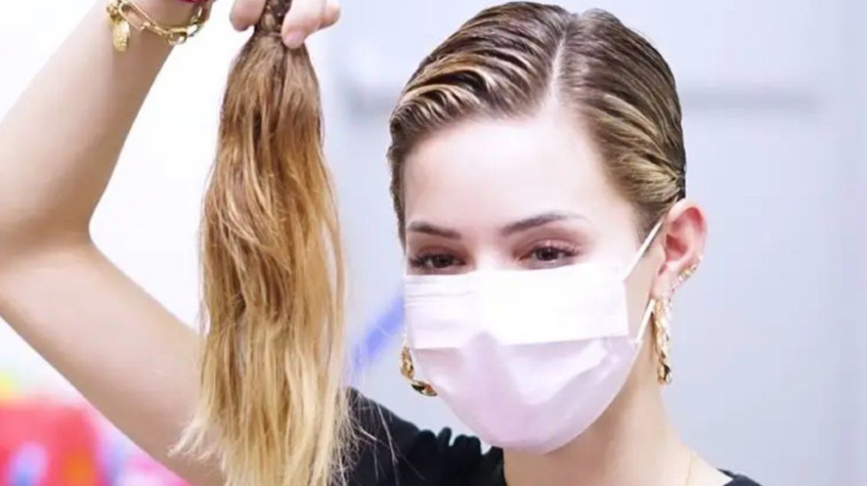 Mariana Rodríguez se corta el cabello por una buena causa
