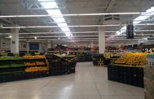 Inegi reporta recuperación lenta de comercios al menudeo