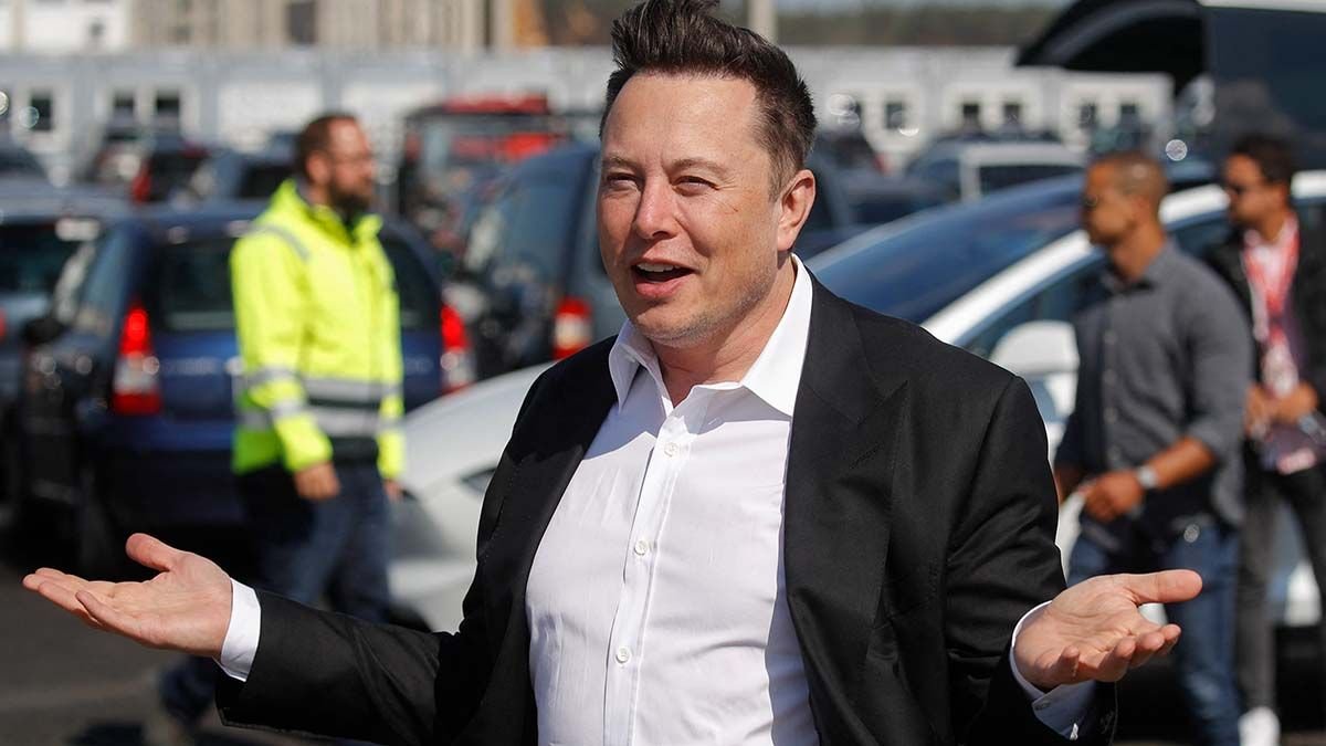 Elon Musk vende casi un millón de acciones de Tesla para pagar impuestos