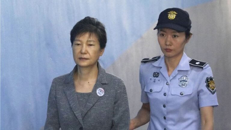 Liberan a expresidenta surcoreana Park Geun-hye
