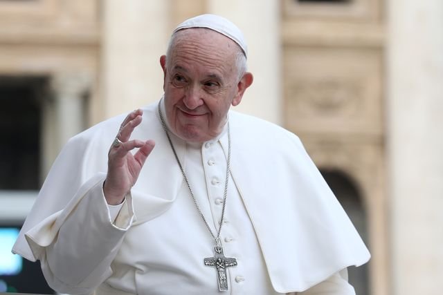 Llama el Papa a aunar esfuerzos para lograr la paz en Ucrania
