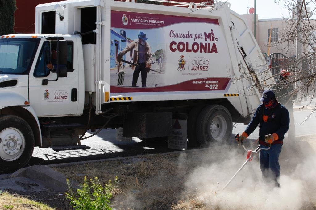 Continua Dirección de Limpia con labores en diferentes puntos Continua Dirección de Limpia con labores en diferentes puntos