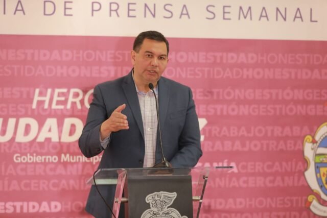 6242087370696__624208737069a