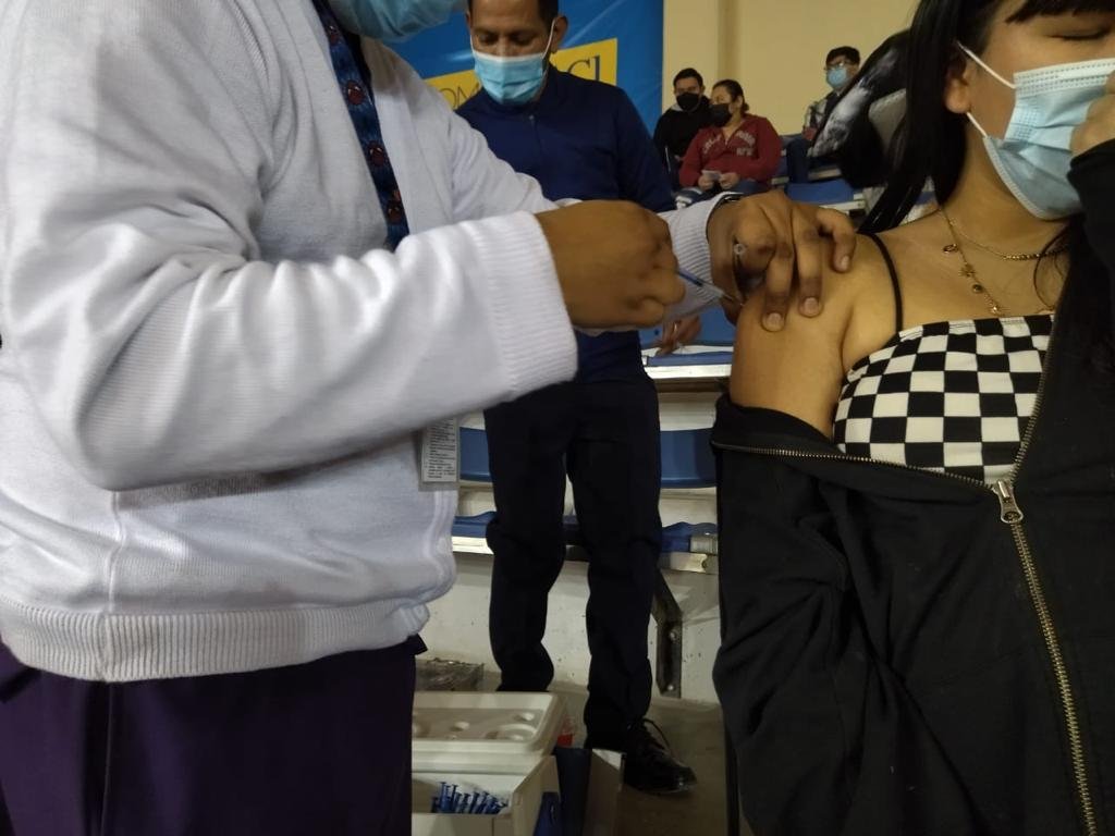 Descartan vacunar a menores de 12 años Descartan vacunar a menores de 12 años