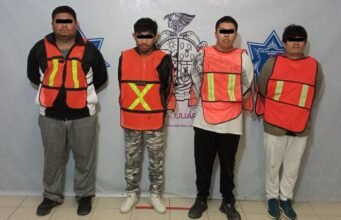 Detienen a cuatro hombres en posesión de un arma, cristal y marihuana
