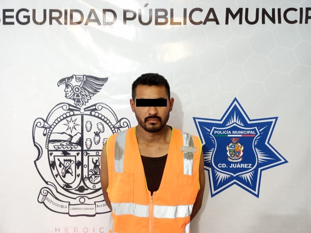 Arrestan a sujeto en posesión de camión robado Arrestan a sujeto en posesión de camión robado