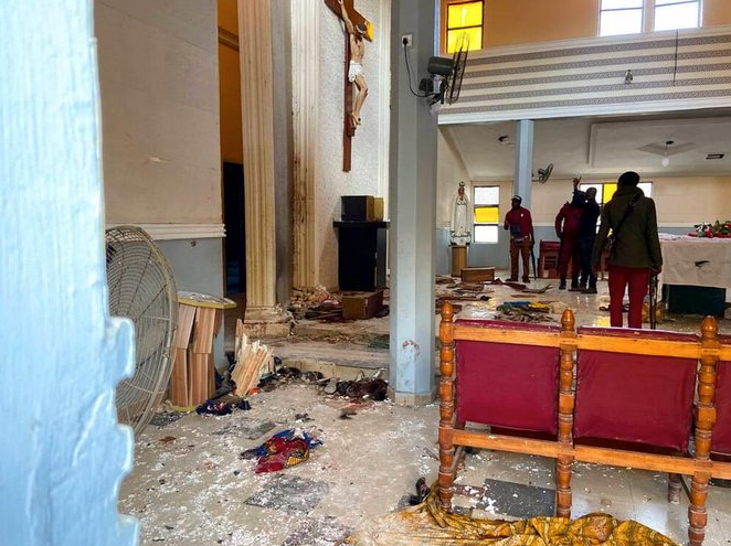 Registran atentado en una iglesia de Nigeria; al menos 20 muertos