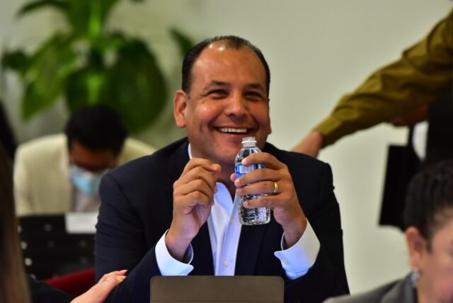 OMAR BAZAN FLORES-02 SESION MAY 31-FOTO DE TWITTER PERSONAL