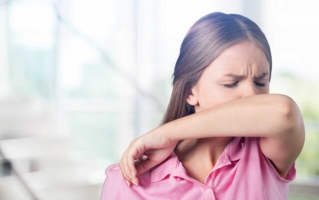 papelmatic-higiene-profesional-estornudar