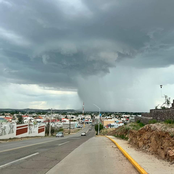 Cae fuerte tormenta con granizo en Cuauhtémoc
